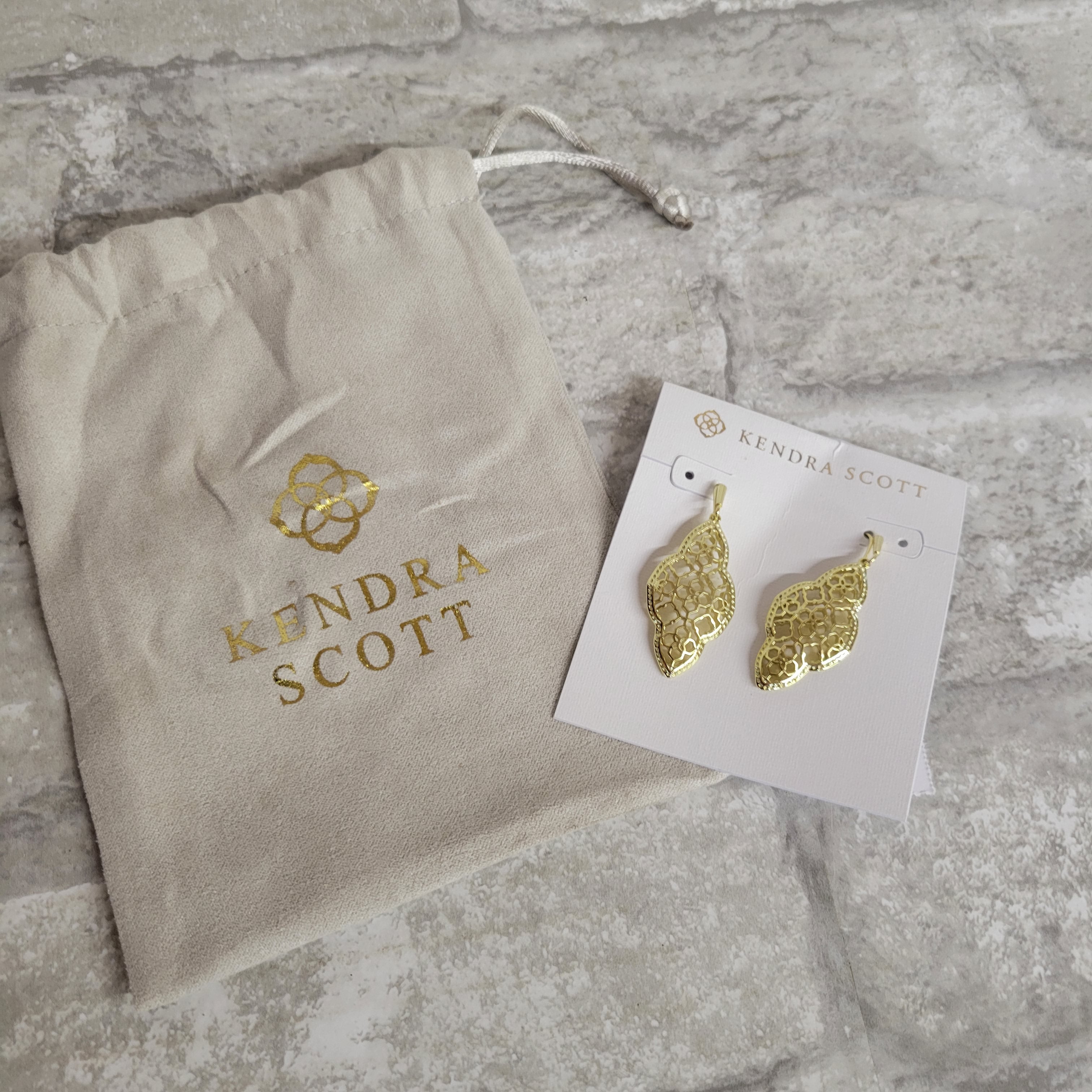 Kendra Scott Abbie Drop Earring in Gold (8048905519342)
